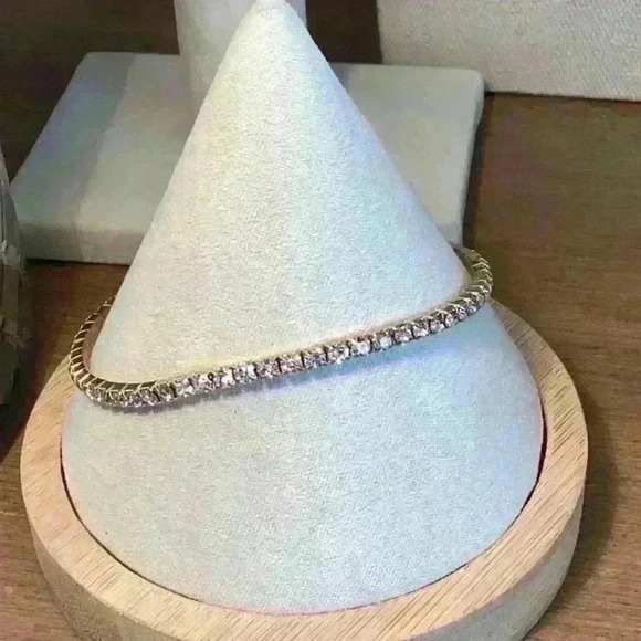 Vintage Faceted Rhinestone and Gold Stretch Bracelet - Picture 1 of 3